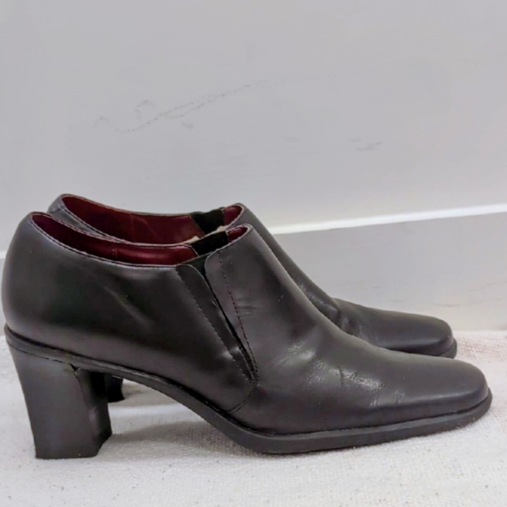 AEROSOLES Black Slip On Leather Block 2.5" Heel Boots for Women 8.5